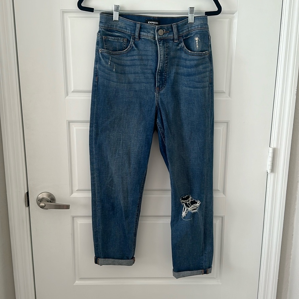 Express Super High Rise Mom Jeans 6R